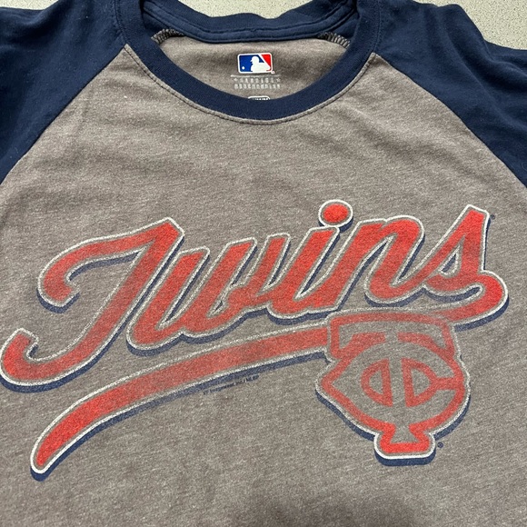 5 official nba/nfl/mlb shirts for sale all in good condition